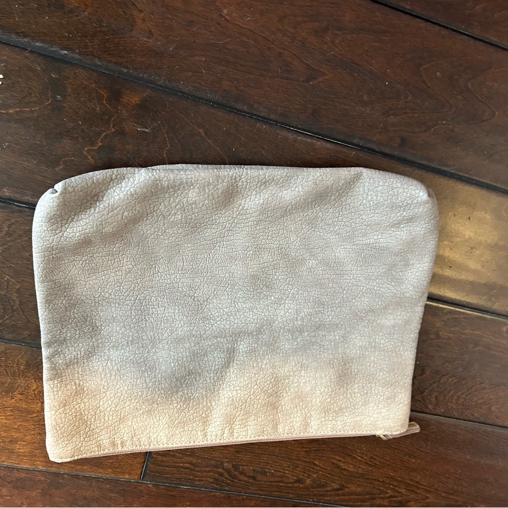 Free people soft vegan leather bag Textured Beige Clutch large